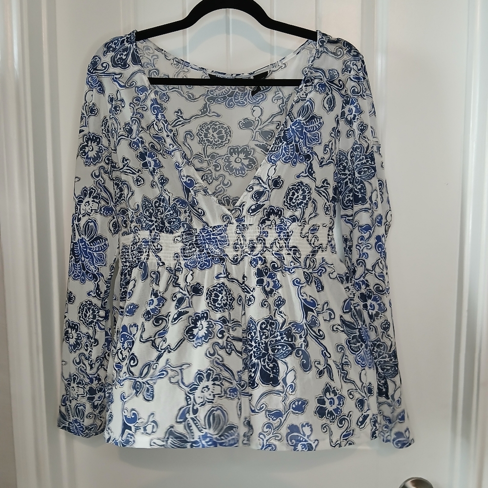 New York & Company Blue and White Floral Top 🌸